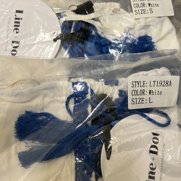 Line+Dot Revolve Valor Boho Embroidered Off The Shoulder Blouse White Blue Soft - Picture 5 of 8